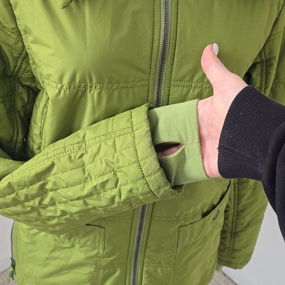 Title nine | Green Puffer Coat - Picture 7 of 11